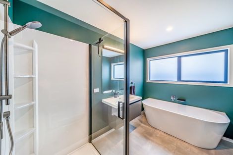 Photo of property in 11 Rewarewa Way, Timberlea, Upper Hutt, 5018