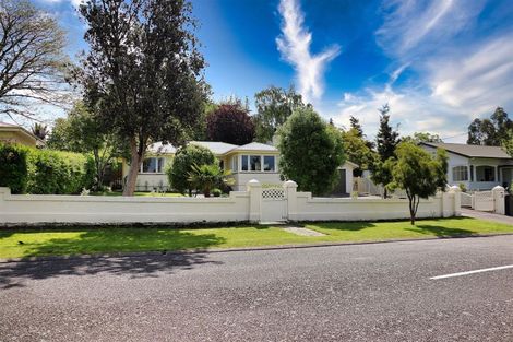 Photo of property in 28 Domain Road, Waipawa, 4210