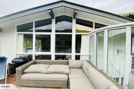 Photo of property in 32 Evans Pass Road, Sumner, Christchurch, 8081