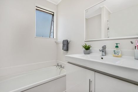 Photo of property in 1/22 Silver Creek Road, Weymouth, Auckland, 2103