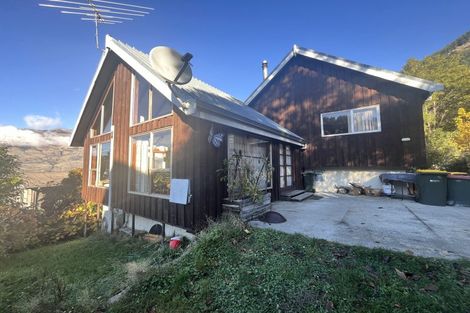 Photo of property in 14 Arawata Terrace, Fernhill, Queenstown, 9300