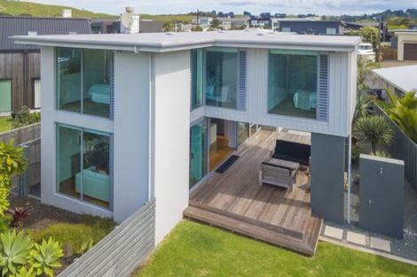 Photo of property in 13 Patiki Place, Omaha, 0986