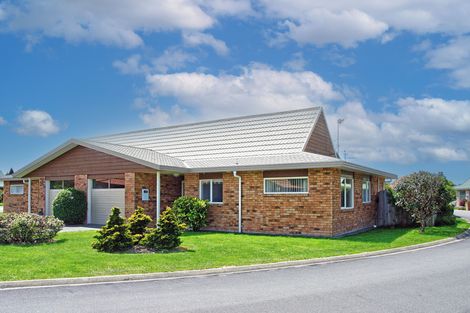 Photo of property in Holdsworth Villas, 70/2 William Donald Drive, Solway, Masterton, 5810
