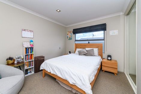 Photo of property in 1 Tennyson Avenue, Kelvin Grove, Palmerston North, 4414