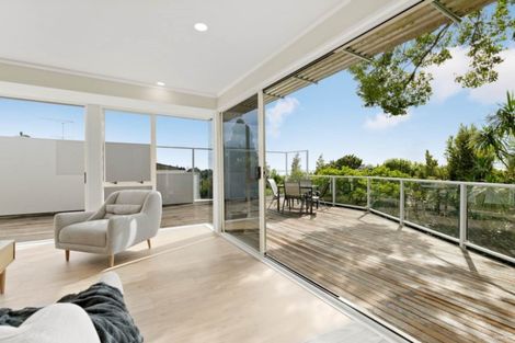 Photo of property in 27 Mcmillan Place, Mellons Bay, Auckland, 2014