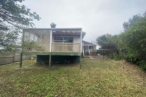 Photo of property in 26 Netherlands Avenue, Kelston, Auckland, 0602