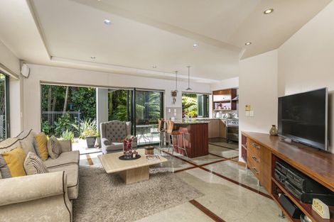 Photo of property in 41 Isobel Road, Greenhithe, Auckland, 0632