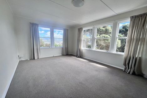 Photo of property in 100 Sidlaw Street, Strathmore Park, Wellington, 6022