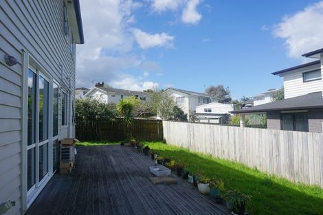Photo of property in 27a Normanton Street, Glenfield, Auckland, 0629