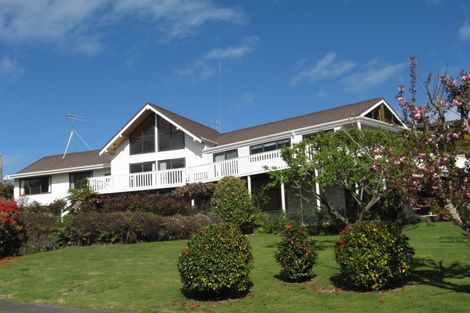 Photo of property in 17 Ewing Grove, Acacia Bay, Taupo, 3330