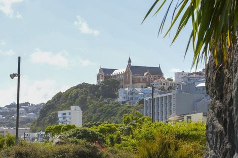 Photo of property in 71 Hawker Street, Mount Victoria, Wellington, 6011