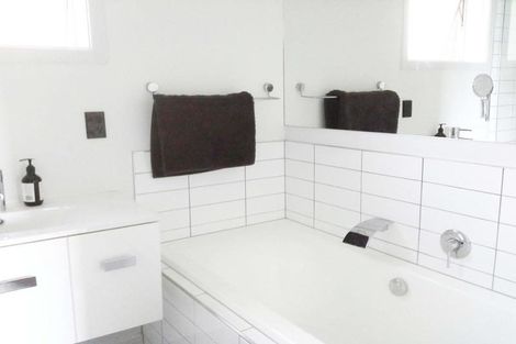 Photo of property in 53 Calvert Road, Lynmouth, New Plymouth, 4310