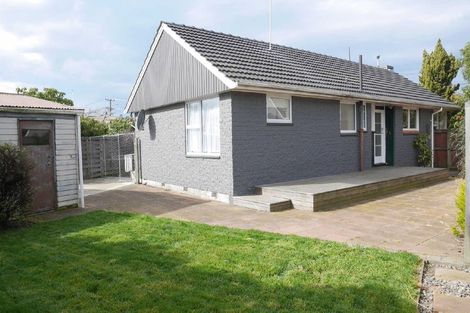 Photo of property in 235 Grimseys Road, Redwood, Christchurch, 8051