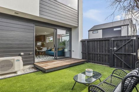 Photo of property in 67c Royal Crescent, Saint Kilda, Dunedin, 9012