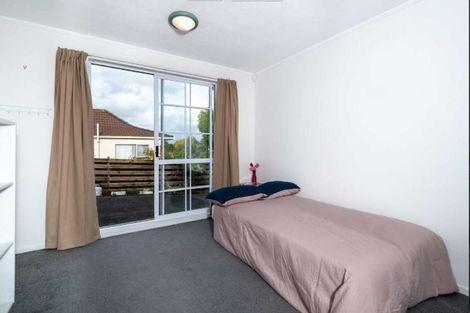 Photo of property in 48 Donovan Avenue, Massey, Auckland, 0614