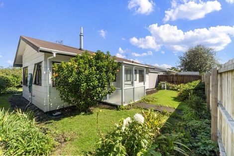 Photo of property in 3/121 Bruce Mclaren Road, Henderson, Auckland, 0612