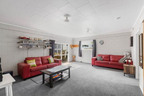 Photo of property in 26 Ngakoti Street, Urenui, 4375