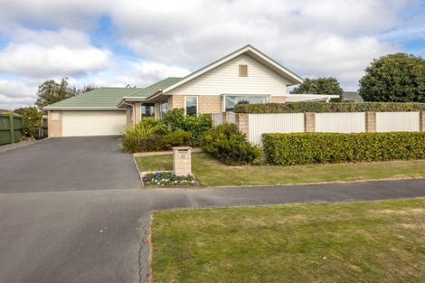 Photo of property in 10 Harrys Way, Redwood, Christchurch, 8051