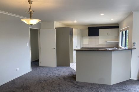 Photo of property in 40 Sunvista Avenue, Oteha, Auckland, 0632