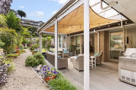 Photo of property in 15 Waldorf Crescent, Orewa, 0931