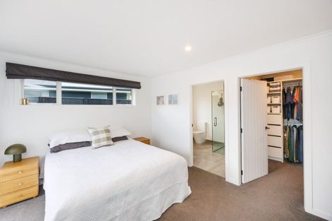 Photo of property in 24 Freedom Drive, Kelvin Grove, Palmerston North, 4414