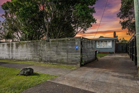 Photo of property in 69 Taikata Road, Te Atatu Peninsula, Auckland, 0610