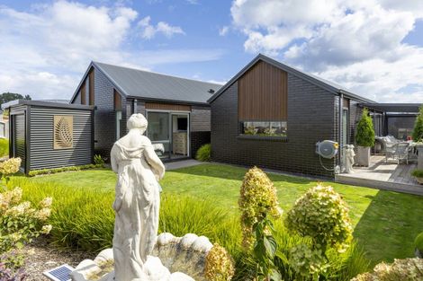 Photo of property in 43 Harakeke Drive, Wharewaka, Taupo, 3330