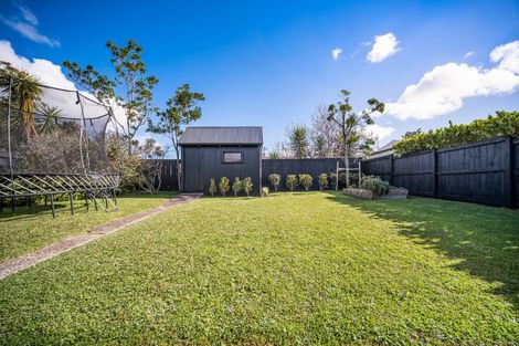 Photo of property in 98 Huia Road, Point Chevalier, Auckland, 1022