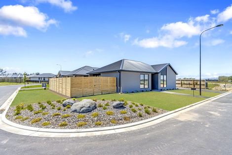 Photo of property in 13 Vista Crescent, Maoribank, Upper Hutt, 5018