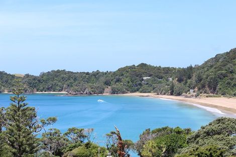 Photo of property in 5 Kaone Point Road, Matapouri, Whangarei, 0173