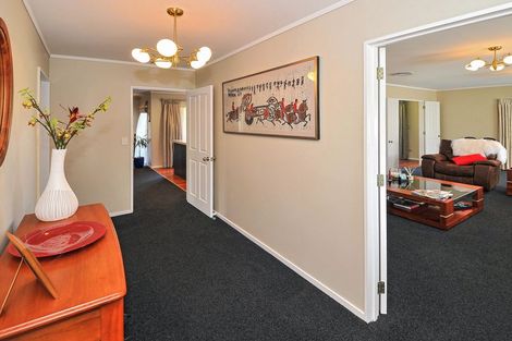 Photo of property in 3 Glenross Drive, Wattle Downs, Auckland, 2103