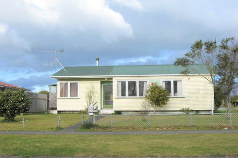 Photo of property in 76 Te Rangitautahanga Road, Turangi, 3334