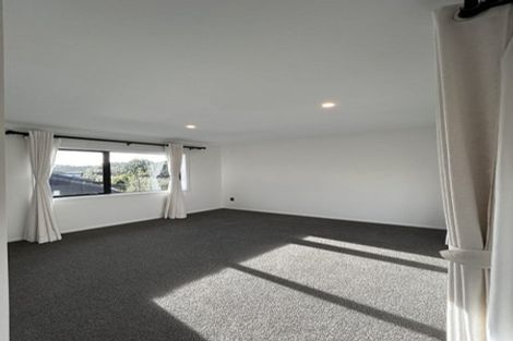 Photo of property in 4 Flavell Drive, Orewa, 0931