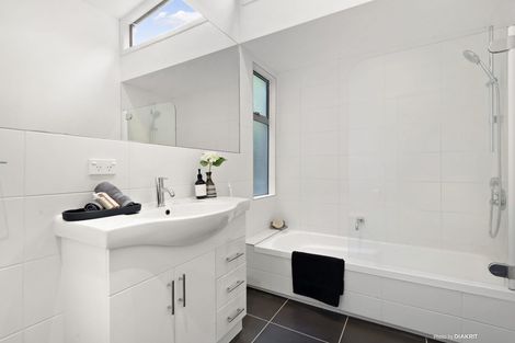 Photo of property in 37e Ngaio Road, Kelburn, Wellington, 6012