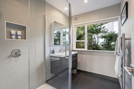 Photo of property in 12 Nicholson Place, Hillcrest, Auckland, 0627