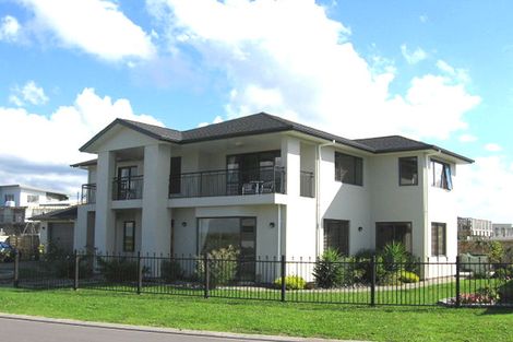 Photo of property in 6 Matau Rise, Te Atatu Peninsula, Auckland, 0610