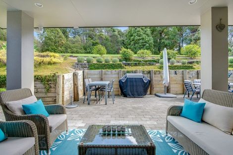 Photo of property in 12 Hobbs Road, Matakatia, Whangaparaoa, 0930