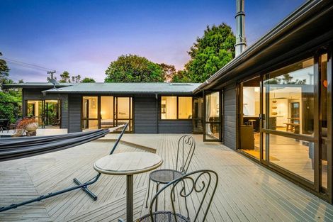 Photo of property in 192 Mountain Road, Henderson Valley, Auckland, 0612