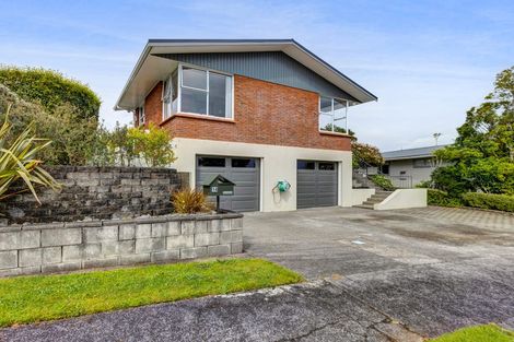Photo of property in 14 Montana Place, Merrilands, New Plymouth, 4312
