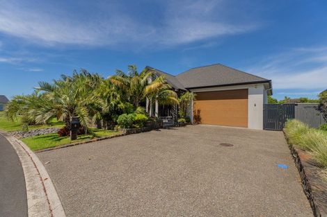 Photo of property in 8 Sara Way, Whitianga, 3510