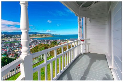 Photo of property in 41 Sutherland Road, Melrose, Wellington, 6023