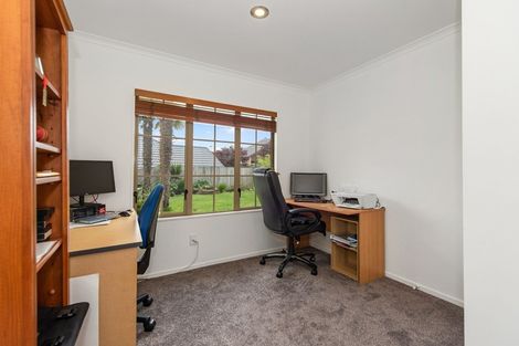 Photo of property in 62 Cairns Crescent, Rototuna, Hamilton, 3210