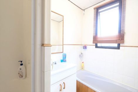 Photo of property in 3/9 Ireland Place, Ranui, Auckland, 0612