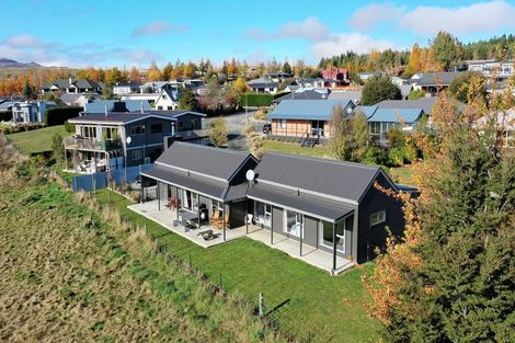 Photo of property in 4 Dwyer Place, Lake Tekapo, 7999
