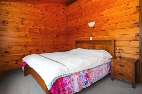 Photo of property in 12 Picketboat Lane, Whitby, Porirua, 5024