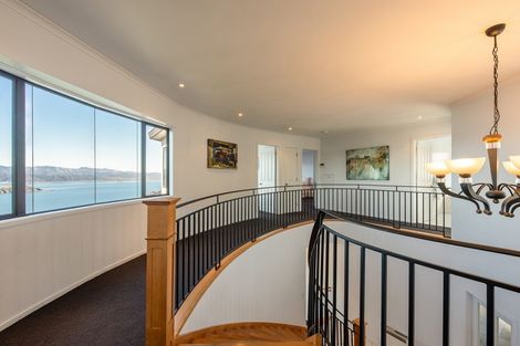 Photo of property in 38 Dress Circle, Newlands, Wellington, 6037