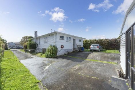 Photo of property in 32 Ribblesdale Road, Henderson, Auckland, 0612