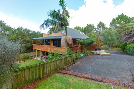 Photo of property in 60 Scott Road, Stanmore Bay, Whangaparaoa, 0932