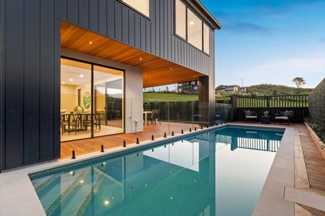 Photo of property in 5 Kotuitui Drive, Wainui, 0992