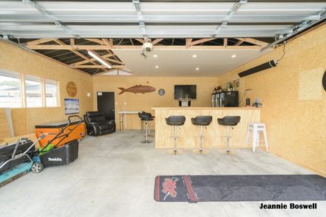 Photo of property in 12 Freedom Drive, Kelvin Grove, Palmerston North, 4414